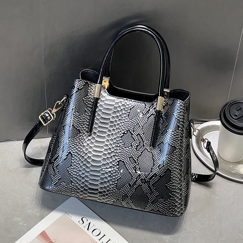 Tas Wanita Kulit Ular Desainer - Interior Design High End ulasan dan harga
